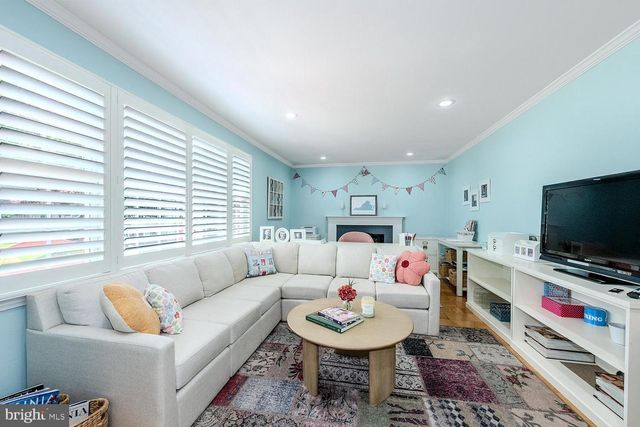 9122 STEVEN IRVING CT, Springfield, VA 22153