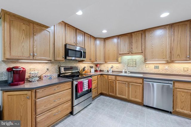 9122 STEVEN IRVING CT, Springfield, VA 22153
