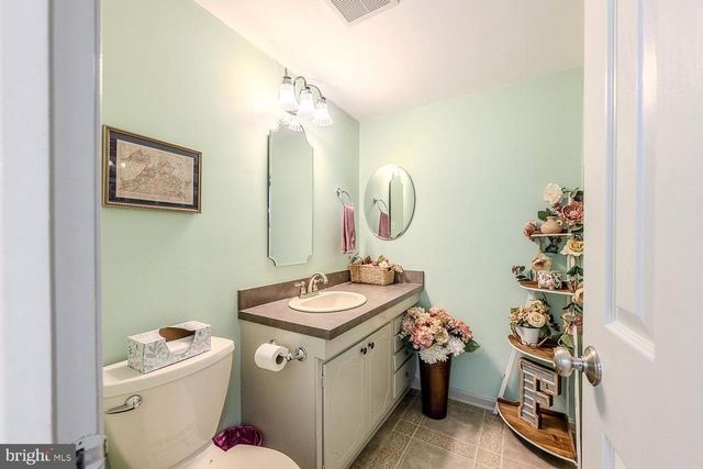 9122 STEVEN IRVING CT, Springfield, VA 22153
