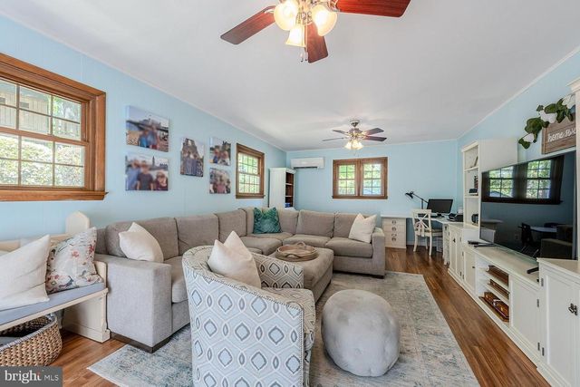 9122 STEVEN IRVING CT, Springfield, VA 22153