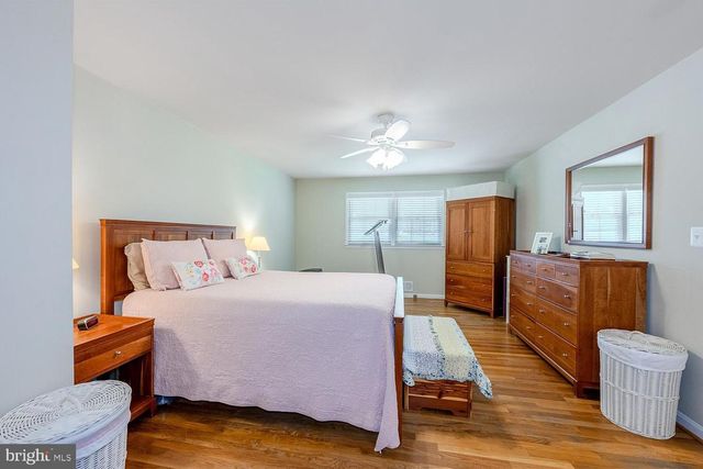 9122 STEVEN IRVING CT, Springfield, VA 22153