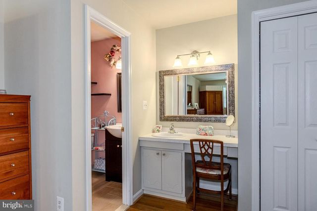 9122 STEVEN IRVING CT, Springfield, VA 22153