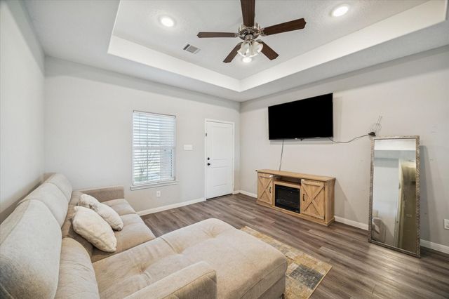 407 Road 5102 L, Cleveland, TX 77327