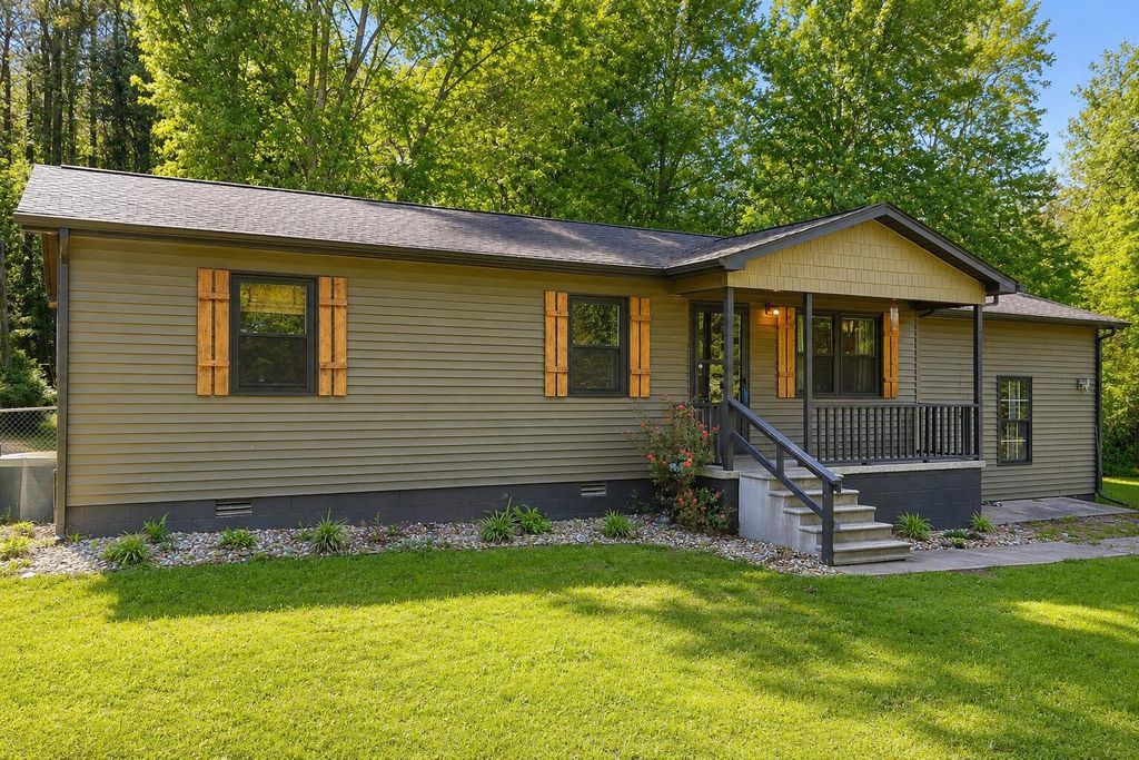 5701 Oakhaven Drive, Paducah, KY 42003