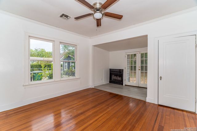 469 E Magnolia Ave, San Antonio, TX 78212