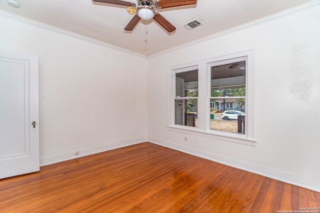 469 E Magnolia Ave, San Antonio, TX 78212