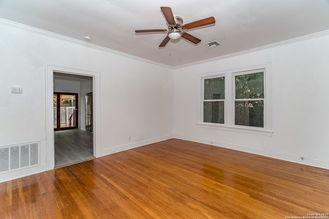 469 E Magnolia Ave, San Antonio, TX 78212
