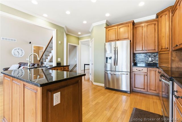 12306 Pinehurst Court, Sellersburg, IN 47172