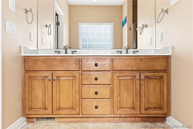 12306 Pinehurst Court, Sellersburg, IN 47172