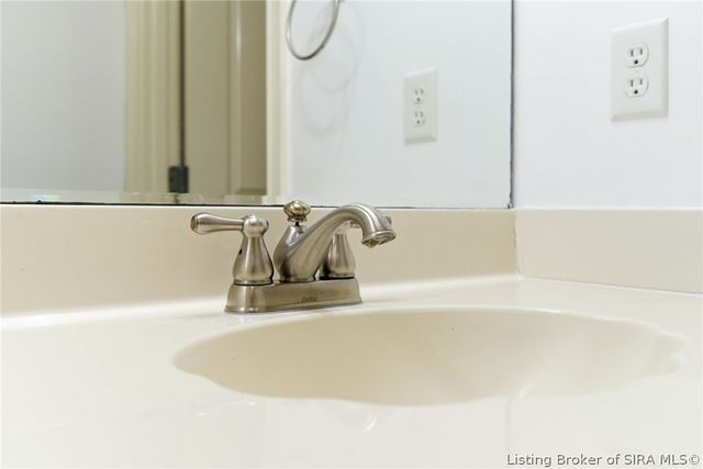 12306 Pinehurst Court, Sellersburg, IN 47172