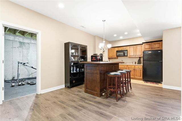 12306 Pinehurst Court, Sellersburg, IN 47172