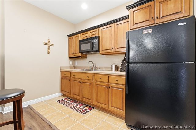 12306 Pinehurst Court, Sellersburg, IN 47172