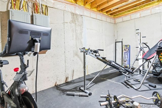 12306 Pinehurst Court, Sellersburg, IN 47172