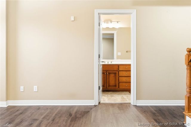 12306 Pinehurst Court, Sellersburg, IN 47172