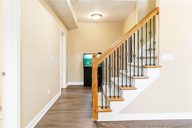 12306 Pinehurst Court, Sellersburg, IN 47172