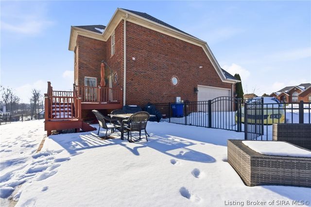 12306 Pinehurst Court, Sellersburg, IN 47172