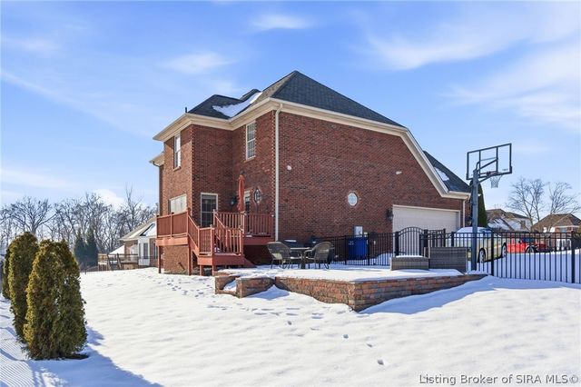 12306 Pinehurst Court, Sellersburg, IN 47172