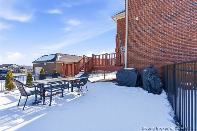 12306 Pinehurst Court, Sellersburg, IN 47172