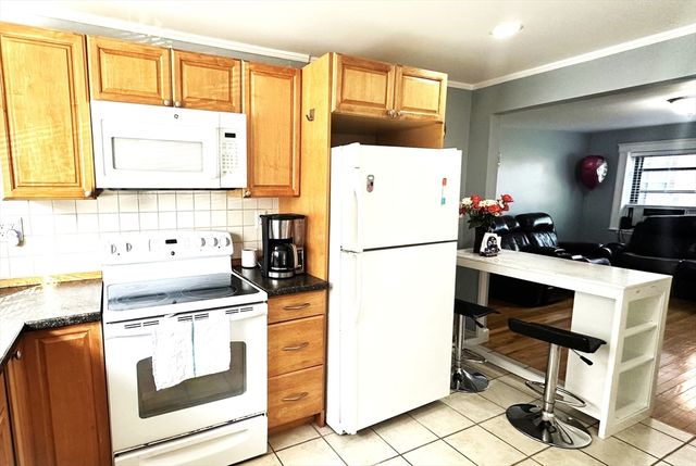 105 Nahant St 1, Lynn, MA 01902