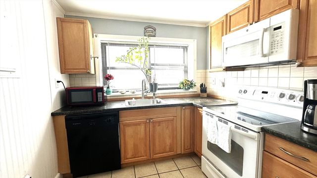 105 Nahant St 1, Lynn, MA 01902