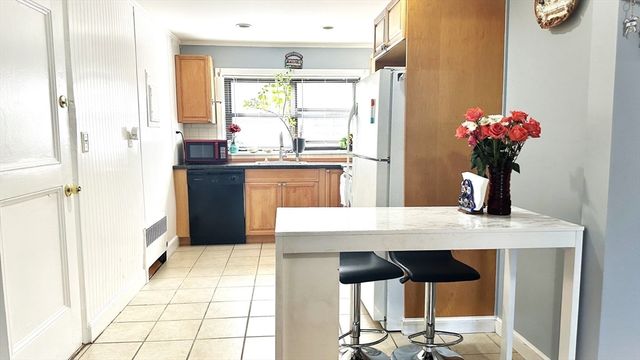 105 Nahant St 1, Lynn, MA 01902
