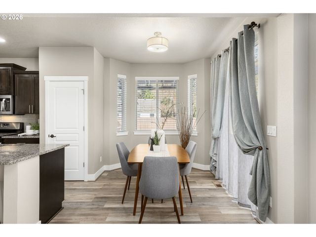 863 Ne 4TH Ave, Hillsboro, OR 97124