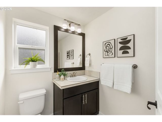 863 Ne 4TH Ave, Hillsboro, OR 97124