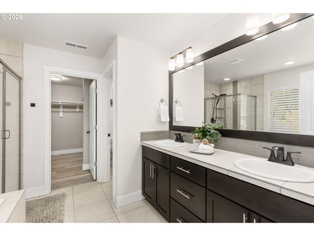 863 Ne 4TH Ave, Hillsboro, OR 97124