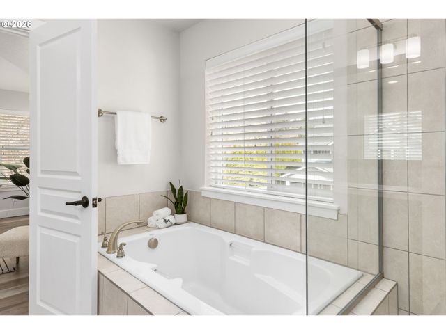 863 Ne 4TH Ave, Hillsboro, OR 97124