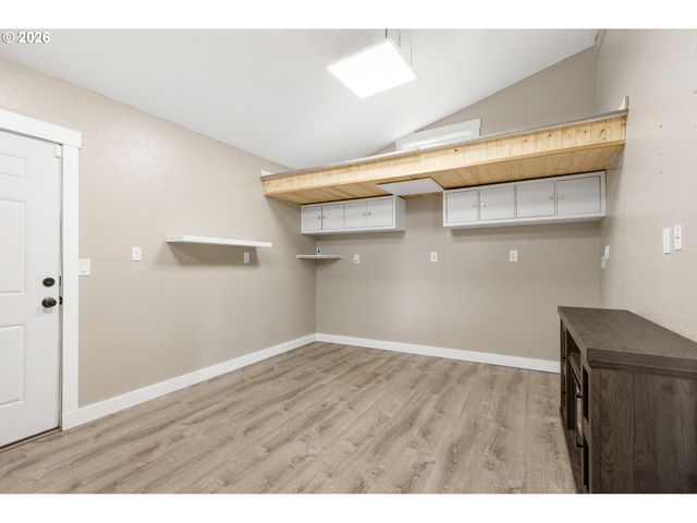 863 Ne 4TH Ave, Hillsboro, OR 97124