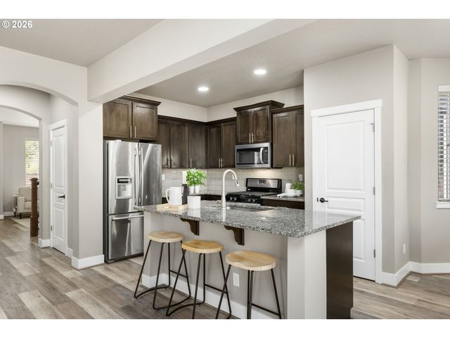 863 Ne 4TH Ave, Hillsboro, OR 97124