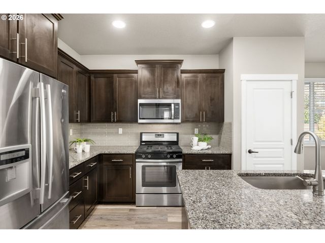 863 Ne 4TH Ave, Hillsboro, OR 97124