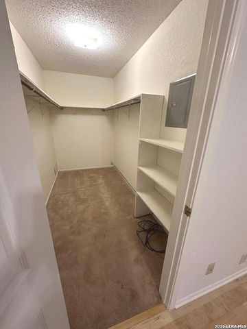 336 SOLLOCK DR, Devine, TX 78016