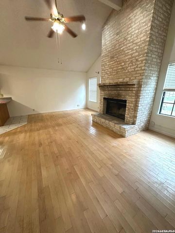 336 SOLLOCK DR, Devine, TX 78016