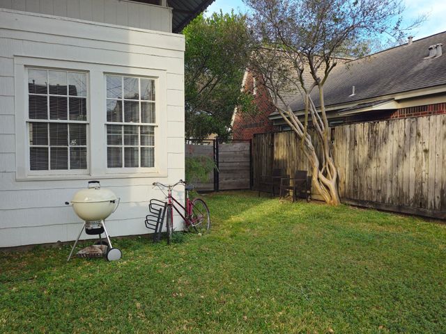 2247 South Boulevard 2, Houston, TX 77098