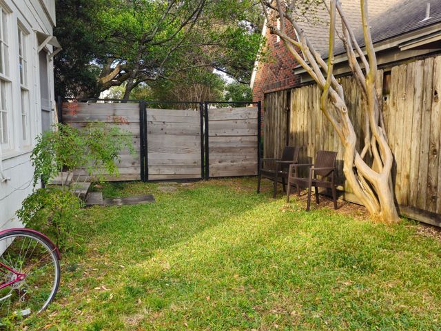 2247 South Boulevard 2, Houston, TX 77098