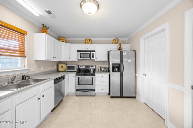 300 South Square Drive B, Winterville, NC 28590