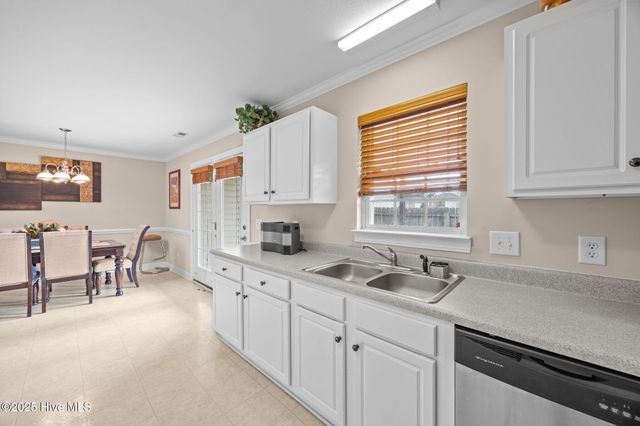 300 South Square Drive B, Winterville, NC 28590