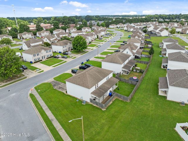 300 South Square Drive B, Winterville, NC 28590
