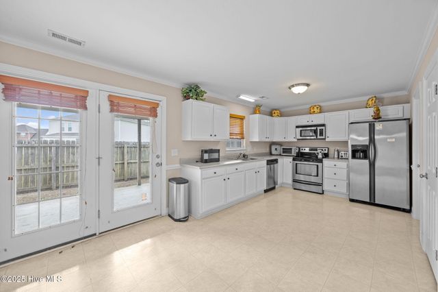 300 South Square Drive B, Winterville, NC 28590