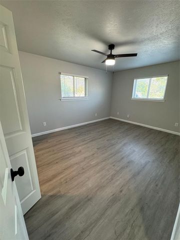 629 E Mission Street, Crowley, TX 76036