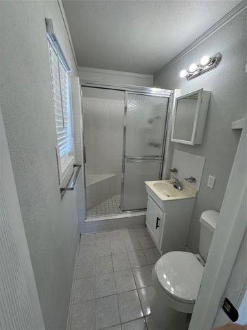 629 E Mission Street, Crowley, TX 76036