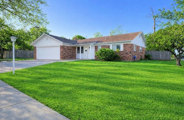 629 E Mission Street, Crowley, TX 76036