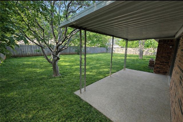 629 E Mission Street, Crowley, TX 76036