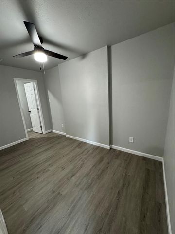 629 E Mission Street, Crowley, TX 76036