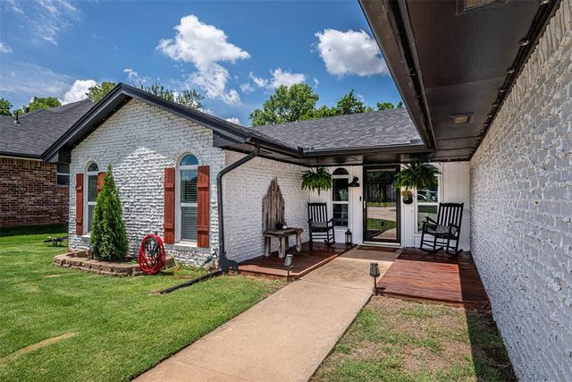 11105 Ashford Drive, Yukon, OK 73099