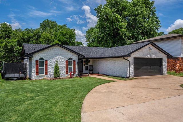 11105 Ashford Drive, Yukon, OK 73099