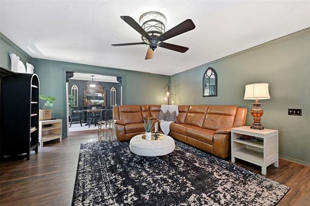 11105 Ashford Drive, Yukon, OK 73099