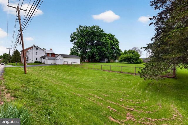 1552 MAIN ST, Mechanicsburg, PA 17055