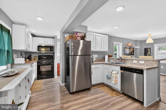 1552 MAIN ST, Mechanicsburg, PA 17055